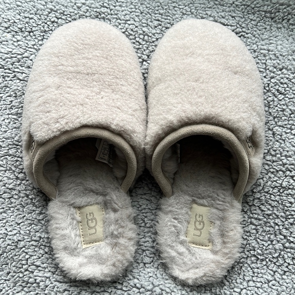 UGG size 8 women’s slipper